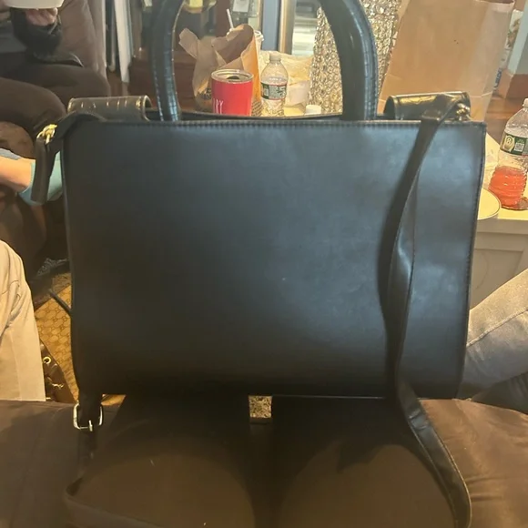 Black BCBG pocket book - Picture 4 of 6